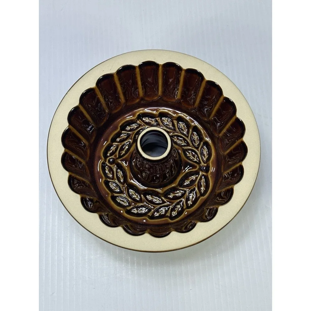 Small Williams Sonoma Cake Cranberry Mold Fluted Brown Stoneware Pan Leaves NOS